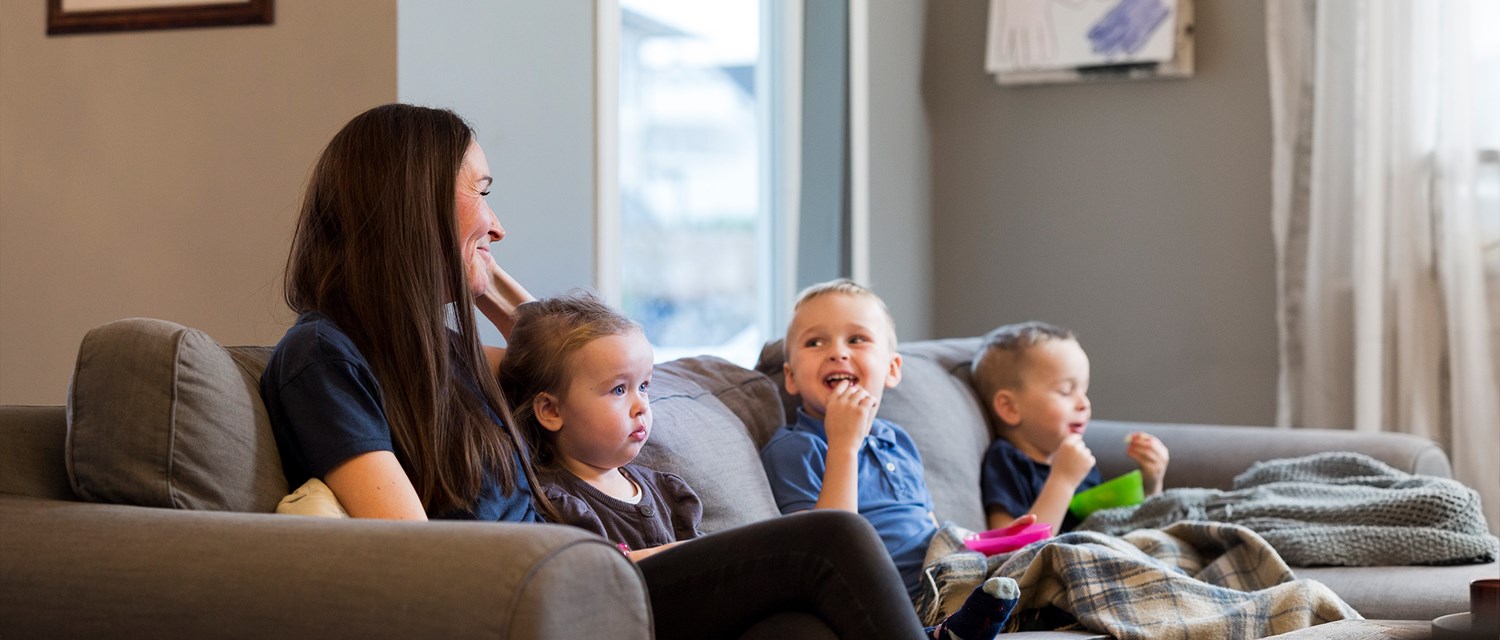 fiber__tv--familie-sofa.jpg