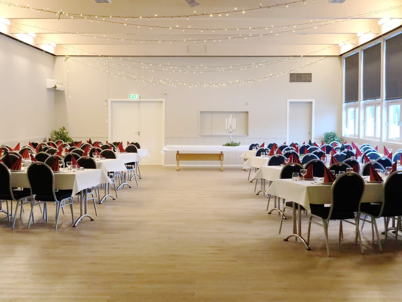 Sula Sportsklubb disponerer flotte lokaler. Allheim Klubbhus er her pyntet klart til festmåltid!